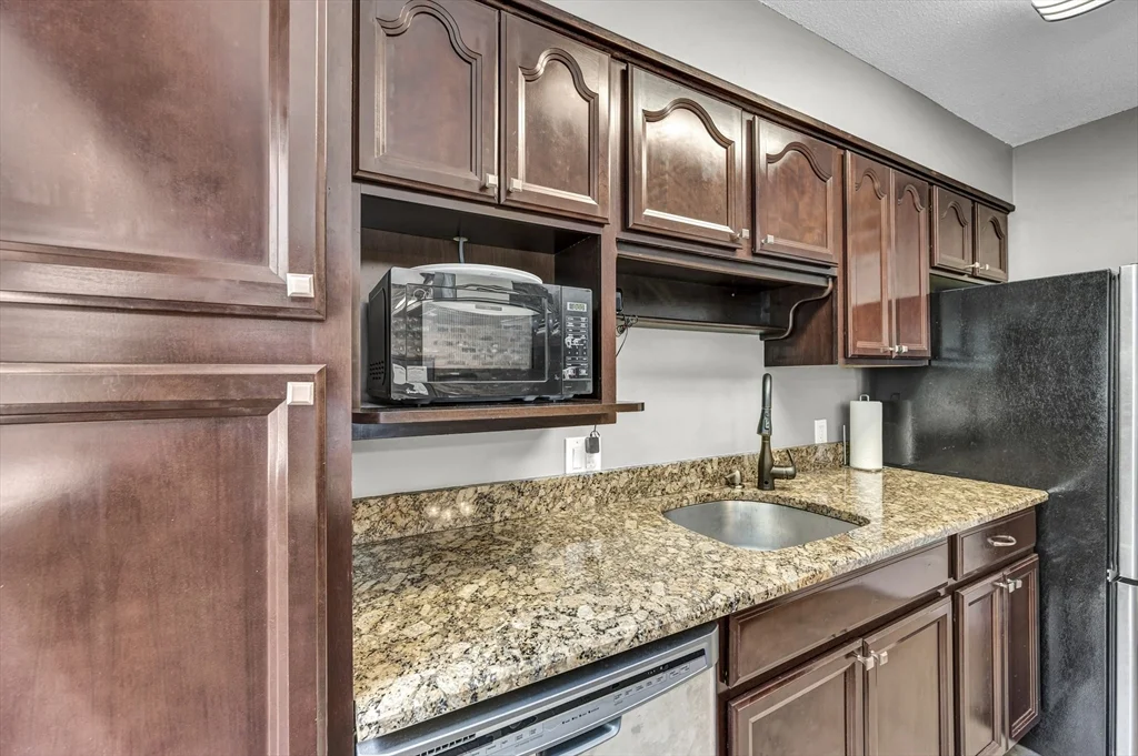 2 bed, 1 bath apartment for rent at 25 Yorktown Dr Unit 25, Forest Park — photo 11 of 22
