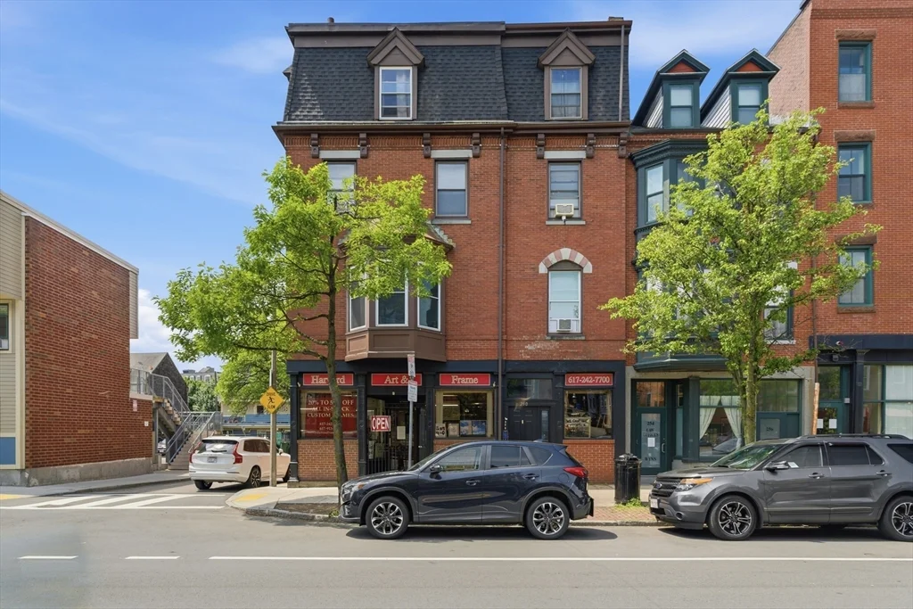 2 bed, 2 bath apartment for rent at 250-252 Main St Unit 3R, Charlestown — photo 1 of 17