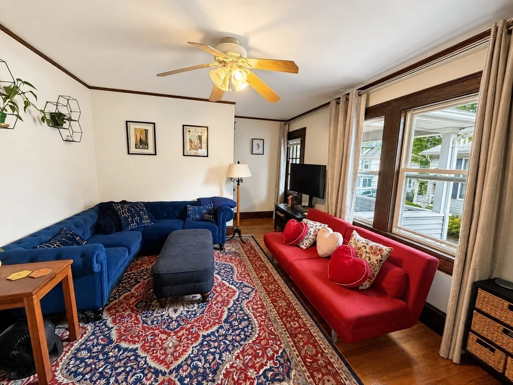 2 bed, 1 bath apartment for rent at 250-252 Robbins St Unit B, South Side — photo 2 of 13