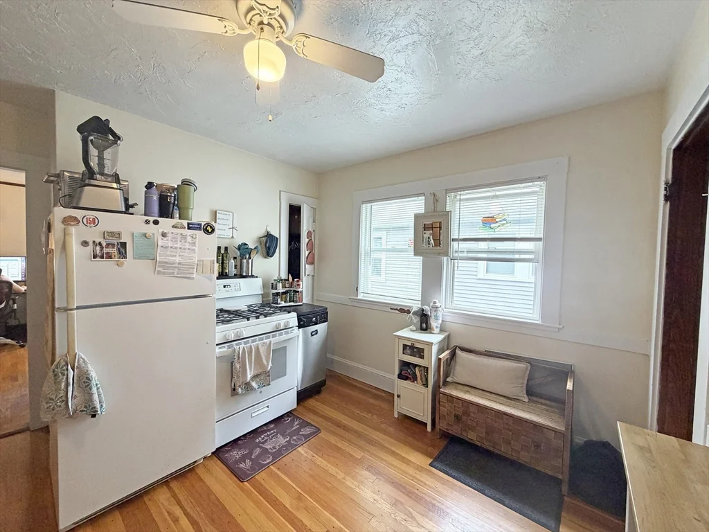 2 bed, 1 bath apartment for rent at 250-252 Robbins St Unit B, South Side — photo 7 of 13