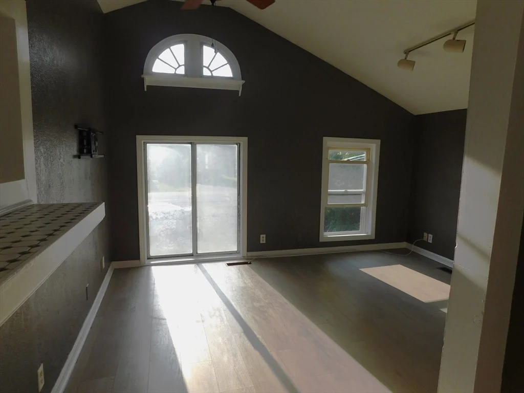 2 bed, 1 bath apartment for rent at 250-A Parkerville Rd Unit D, Southborough — photo 12 of 19