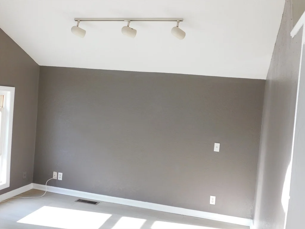 2 bed, 1 bath apartment for rent at 250-A Parkerville Rd Unit D, Southborough — photo 5 of 19