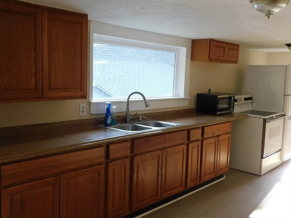 2 bed, 1 bath apartment for rent at 250-A Parkerville Rd Unit D, Southborough — photo 3 of 19