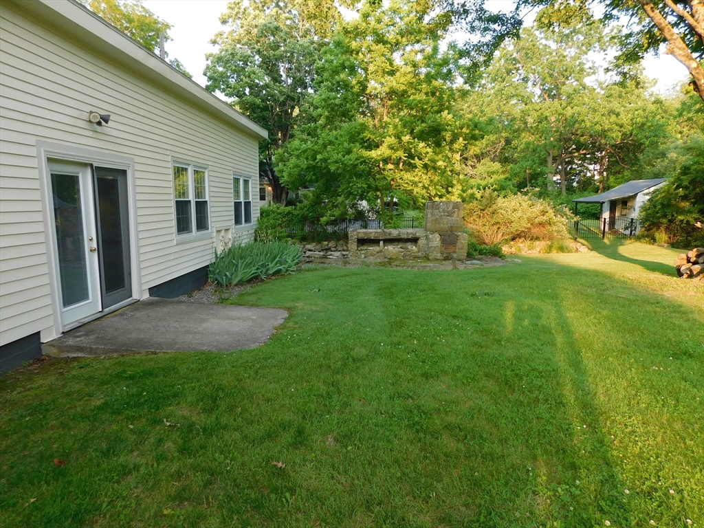 2 bed apartment for rent at 250-A Parkerville Rd Unit E, Southborough — photo 14 of 18