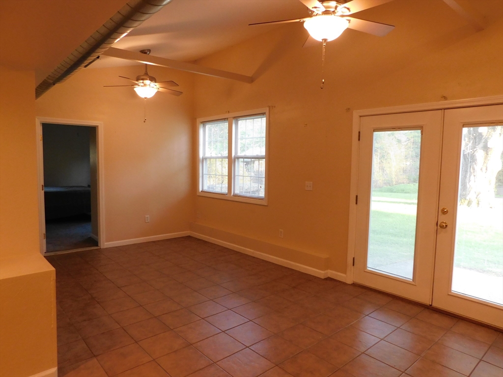 2 bed apartment for rent at 250-A Parkerville Rd Unit E, Southborough — photo 12 of 18