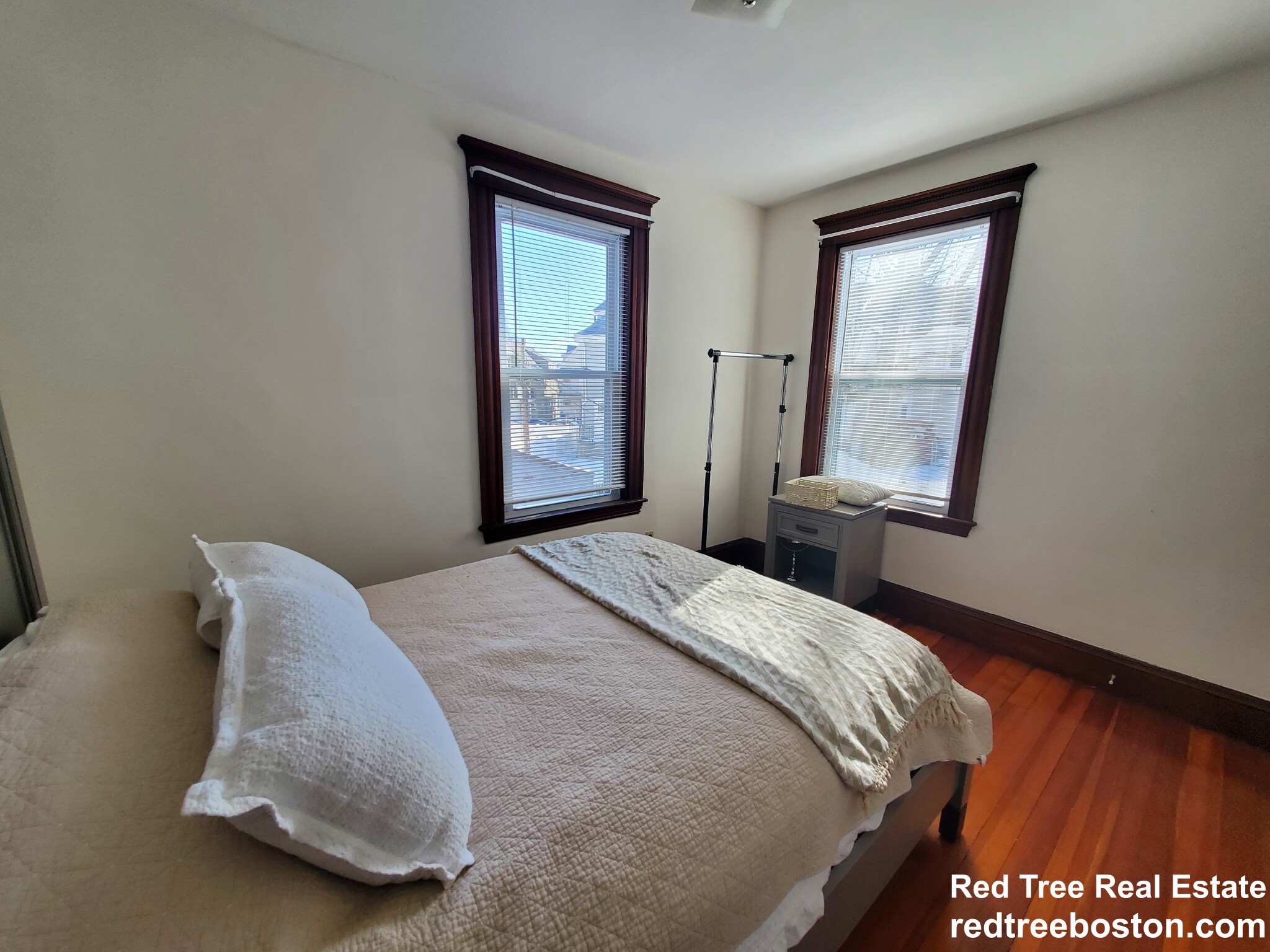 3 bed, 1 bath apartment for rent at 250 Belgrade Ave Unit 1, Roslindale — photo 14 of 19