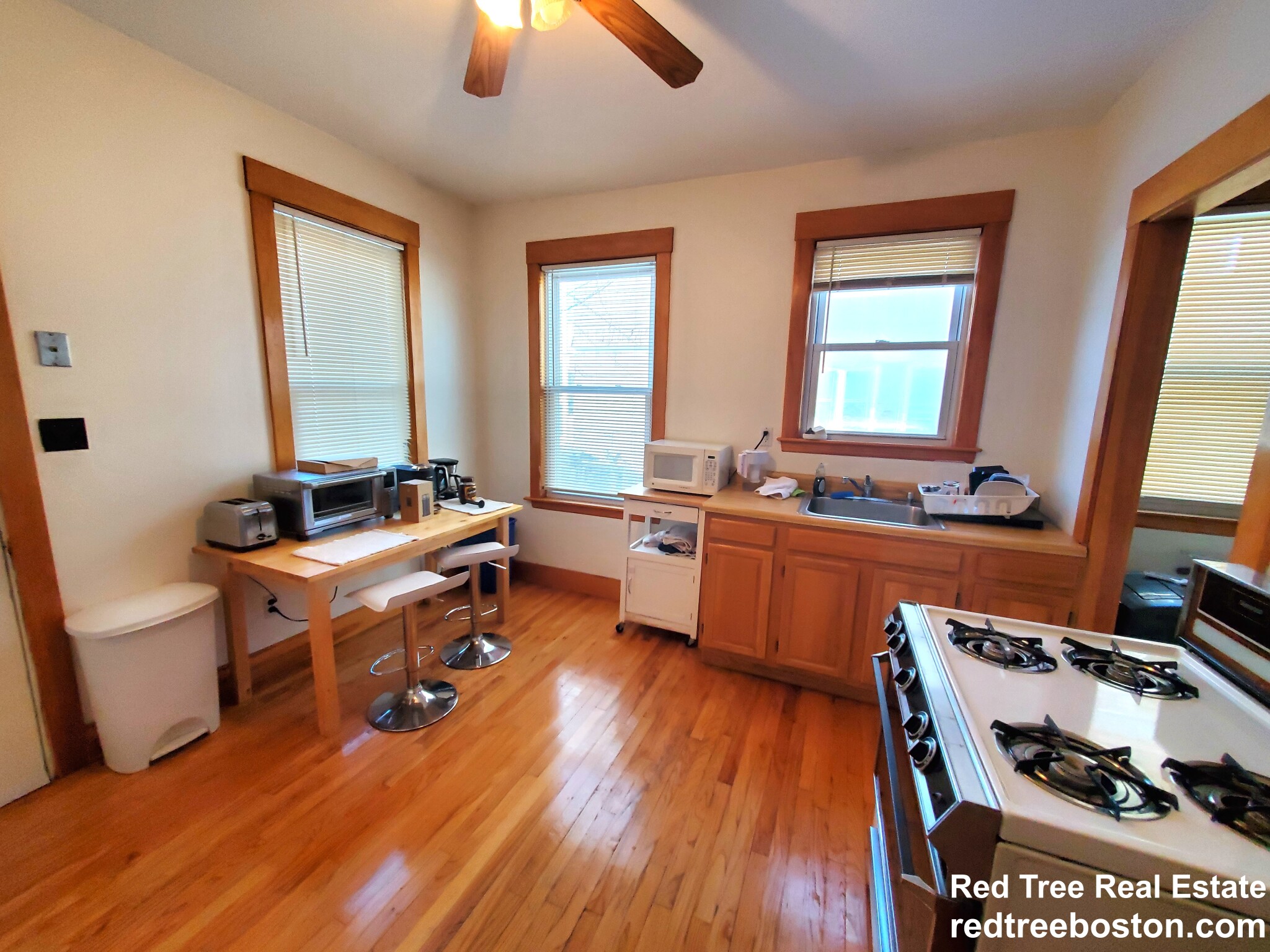 3 bed, 1 bath apartment for rent at 250 Belgrade Ave Unit 1, Roslindale — photo 9 of 19