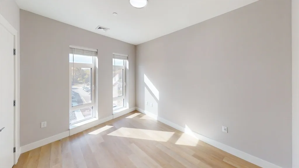2 bed, 1 bath apartment for rent at 250 Cente Unit 510, Jamaica Plain — photo 9 of 17