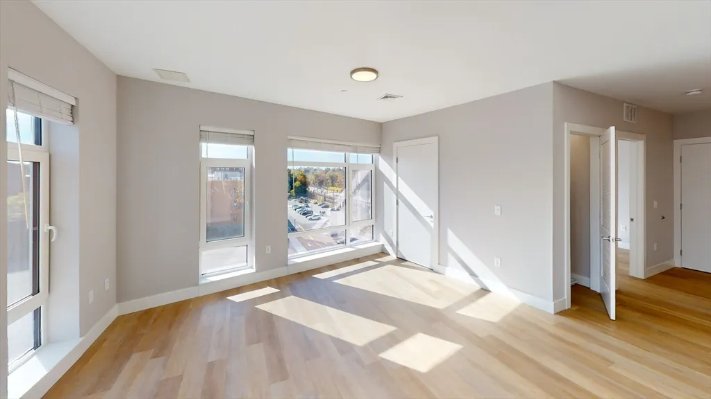 2 bed, 1 bath apartment for rent at 250 Cente Unit 510, Jamaica Plain — photo 4 of 17