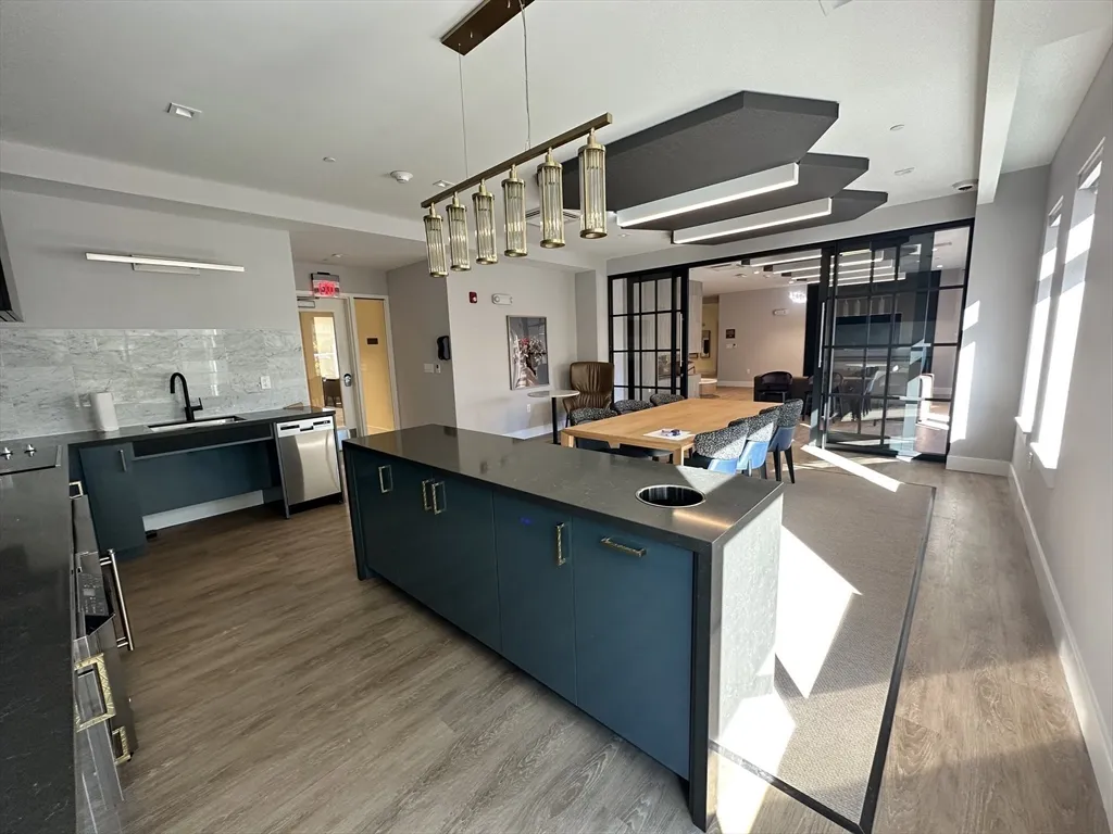 2 bed, 1 bath apartment for rent at 250 Cente Unit 510, Jamaica Plain — photo 13 of 17