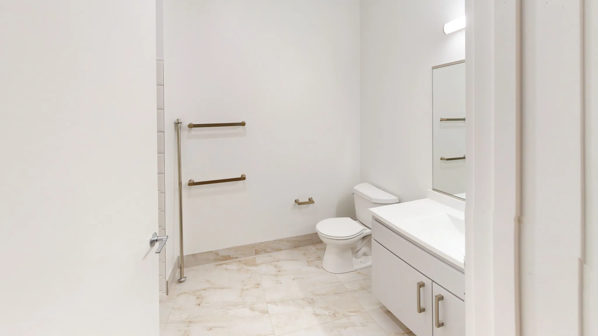 1 bed, 1 bath apartment for rent at 250 Centre St Unit 221, Jamaica Plain — photo 5 of 24