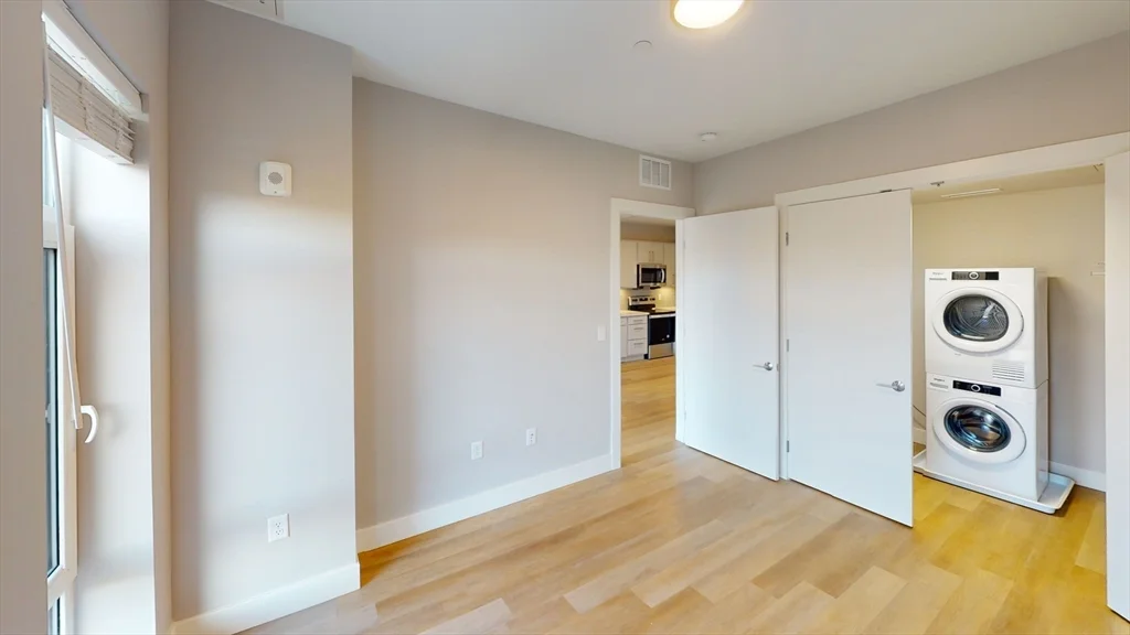 1 bed, 1 bath apartment for rent at 250 Centre Unit 411, Jamaica Plain — photo 4 of 17