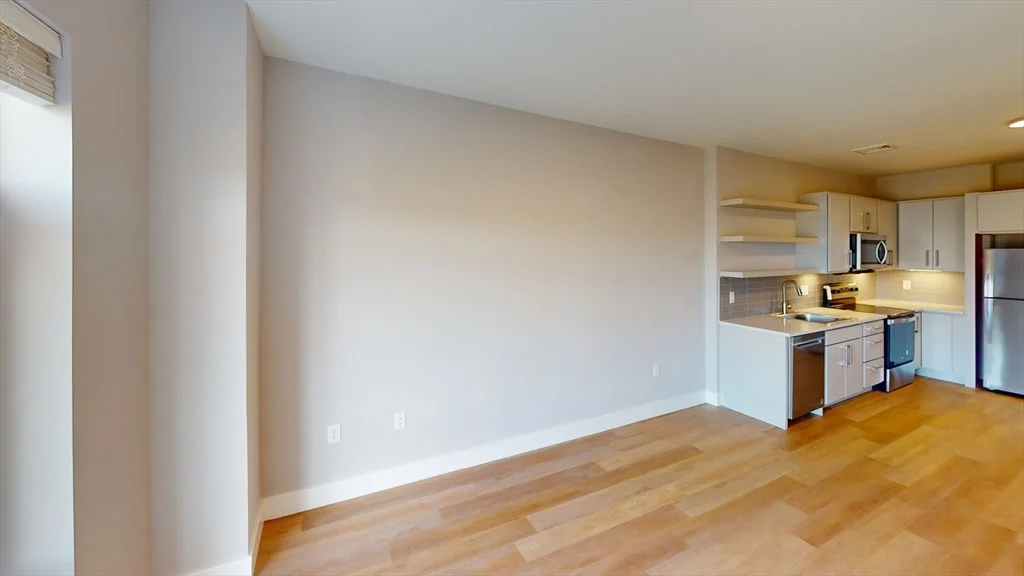 1 bed, 1 bath apartment for rent at 250 Centre Unit 411, Jamaica Plain — photo 3 of 17