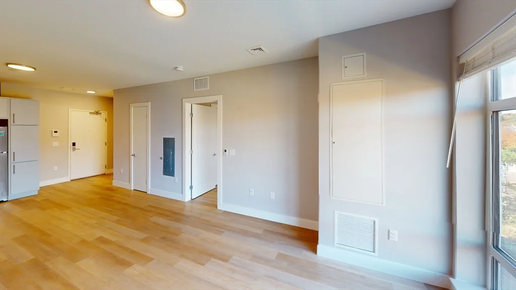 1 bed, 1 bath apartment for rent at 250 Centre Unit 411, Jamaica Plain — photo 9 of 17