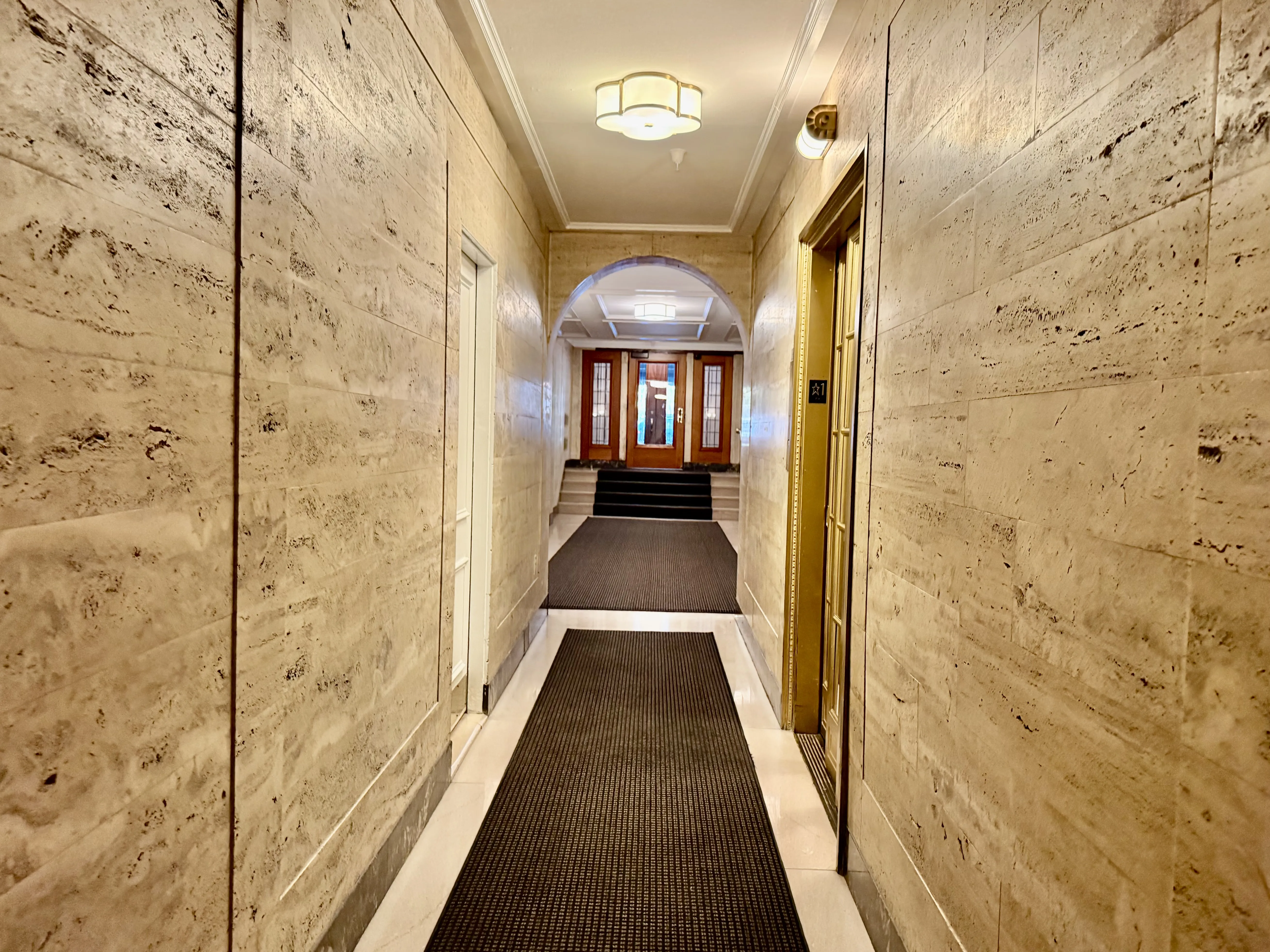 2.5 bed, 1.5 bath apartment for rent at 250 Commonwealth Ave Unit 20, Back Bay — photo 14 of 21