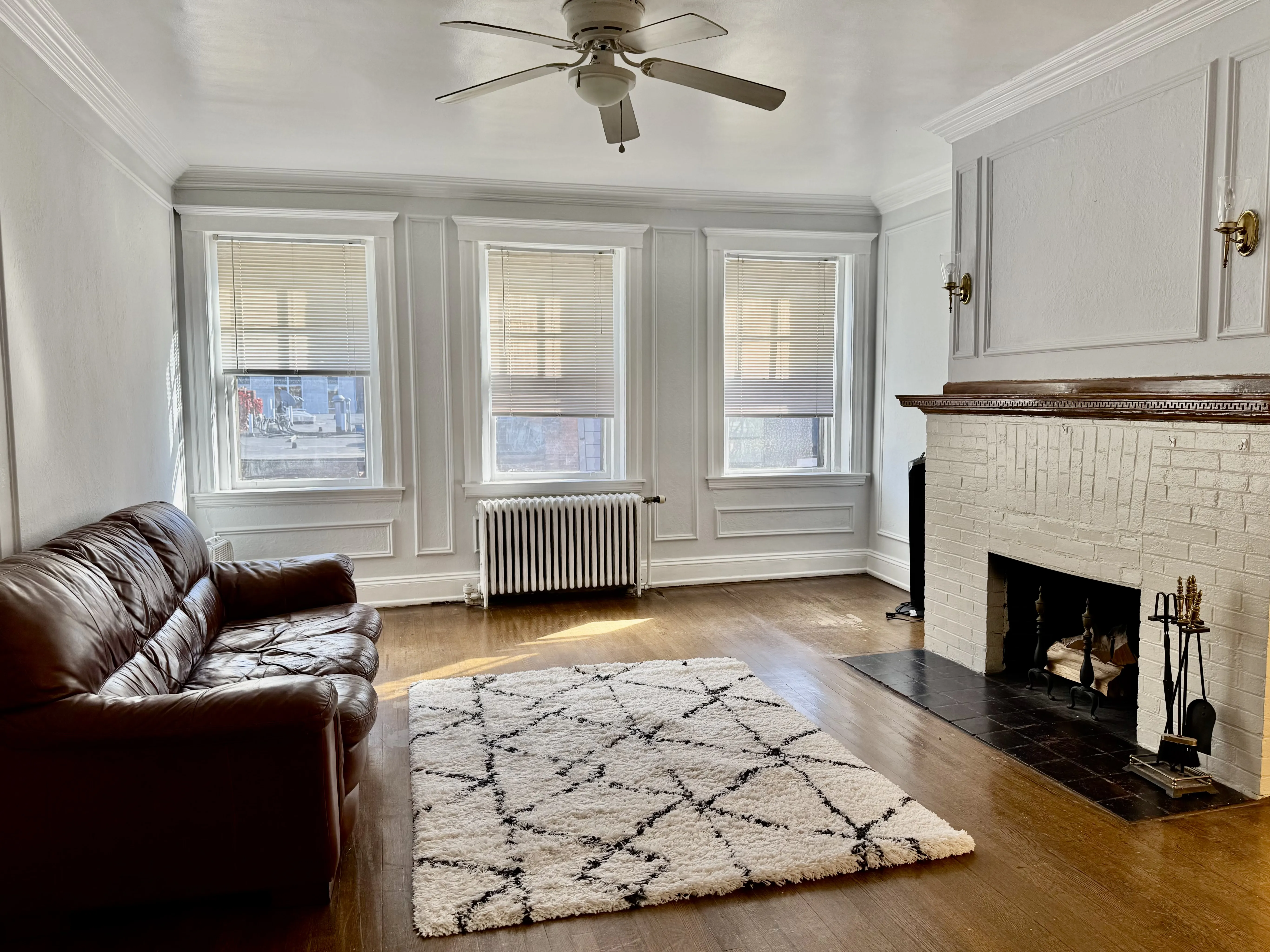 2.5 bed, 1.5 bath apartment for rent at 250 Commonwealth Ave Unit 20, Back Bay — photo 2 of 21