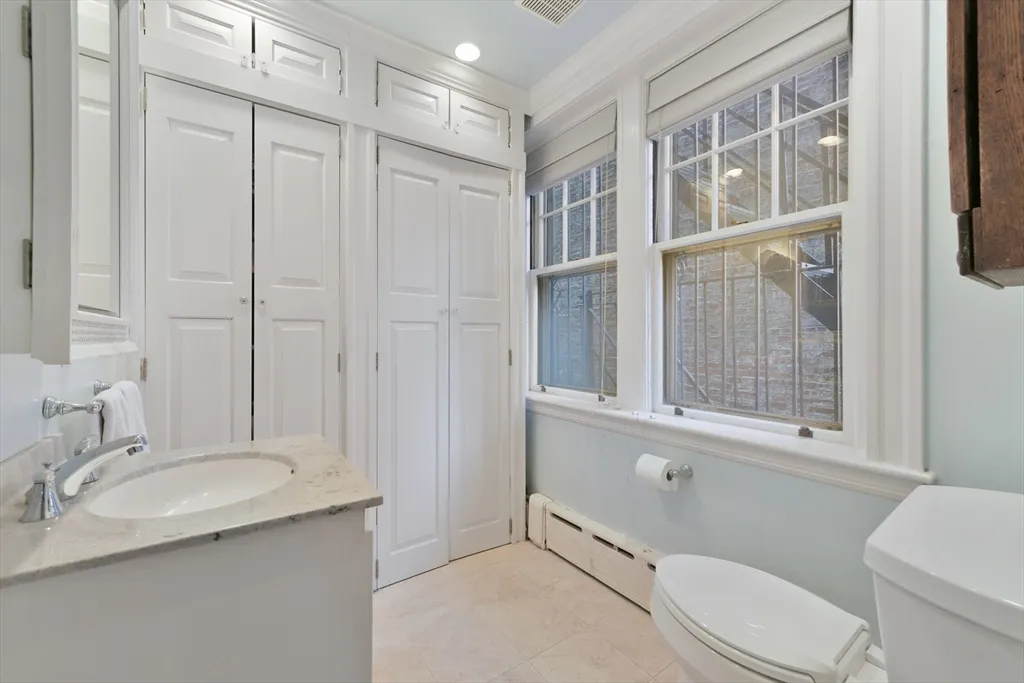 3 bed, 2 bath apartment for rent at 250 Commonwealth Unit 7, Back Bay — photo 13 of 18