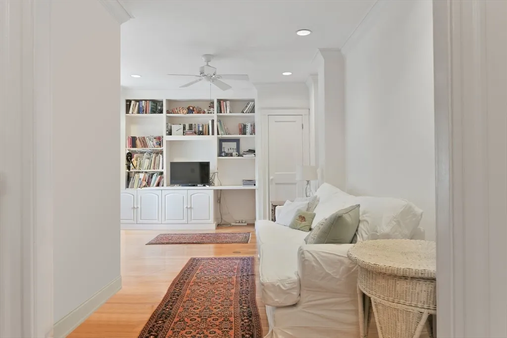 3 bed, 2 bath apartment for rent at 250 Commonwealth Unit 7, Back Bay — photo 14 of 18