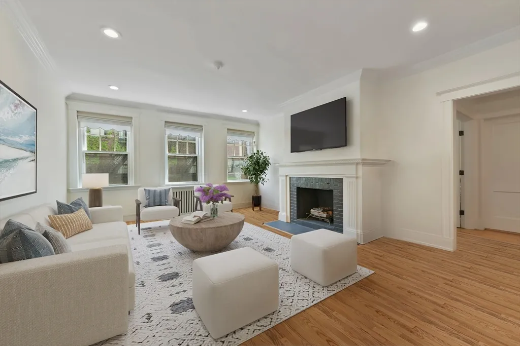 3 bed, 2 bath apartment for rent at 250 Commonwealth Unit 7, Back Bay — photo 1 of 18
