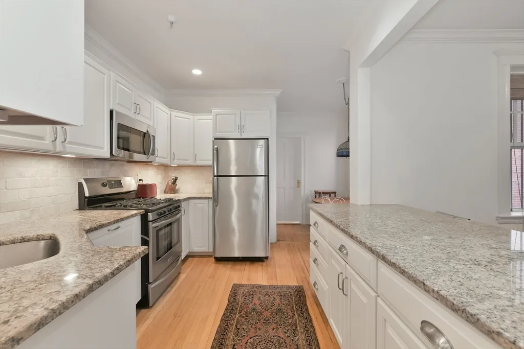 3 bed, 2 bath apartment for rent at 250 Commonwealth Unit 7, Back Bay — photo 3 of 18