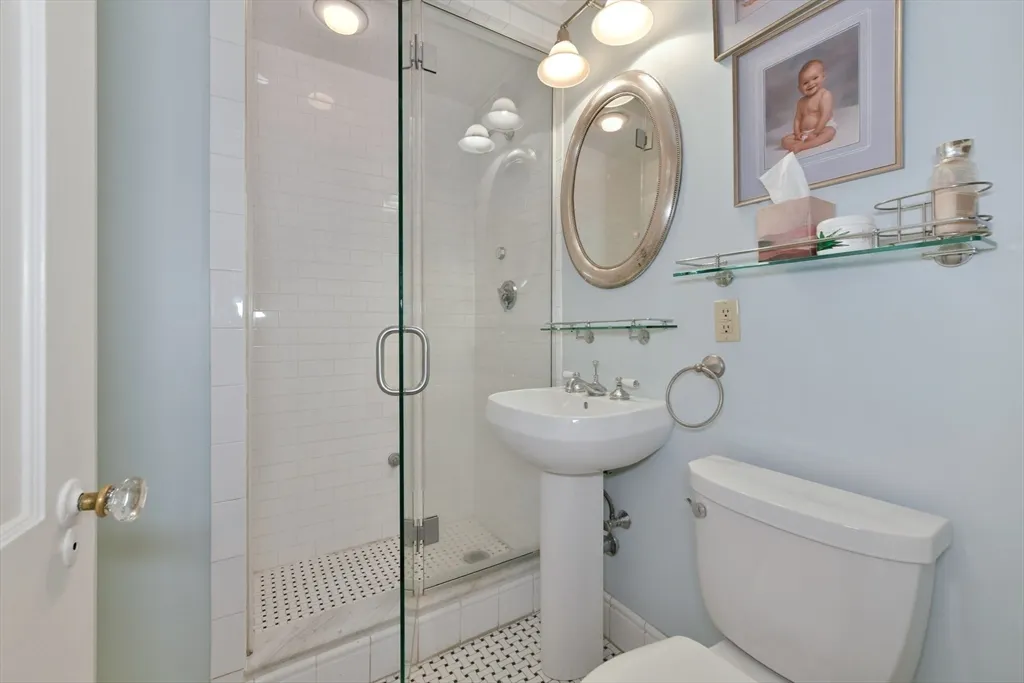 3 bed, 2 bath apartment for rent at 250 Commonwealth Unit 7, Back Bay — photo 10 of 18