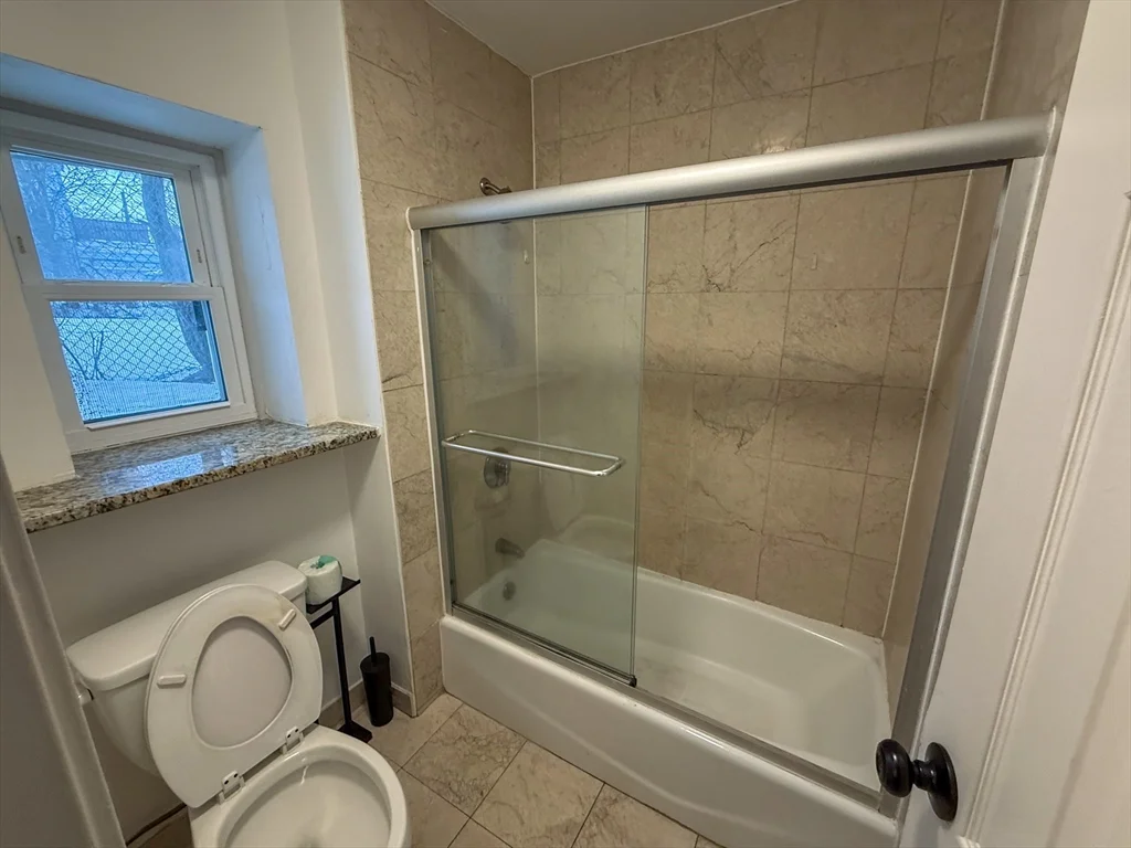 2 bed, 1 bath apartment for rent at 250 Dudley St Unit 1, Roxbury — photo 4 of 18