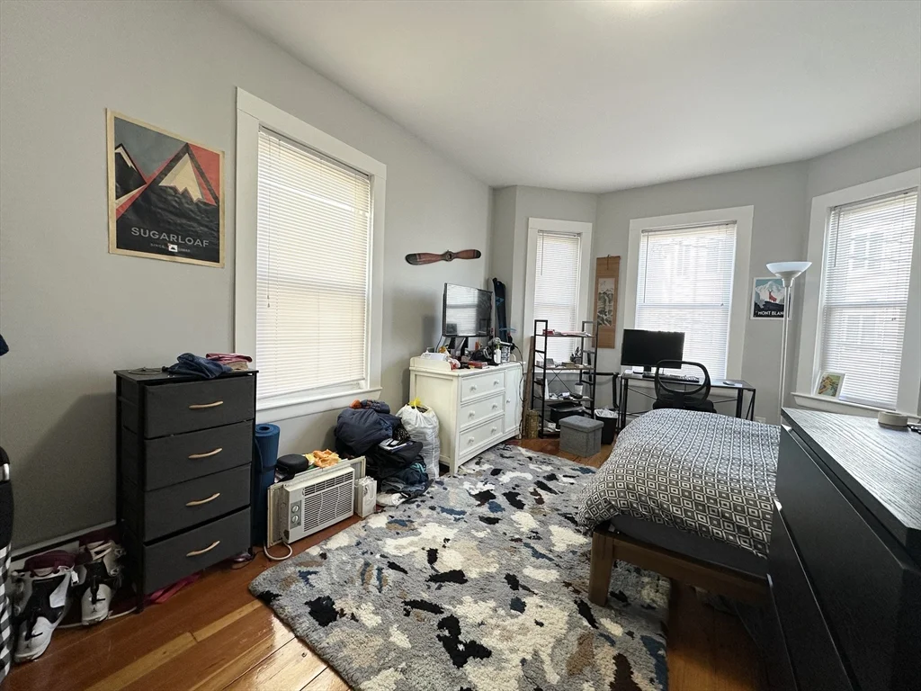 3 bed, 1 bath apartment for rent at 250 Elm St Unit 2, Inman Square — photo 8 of 11