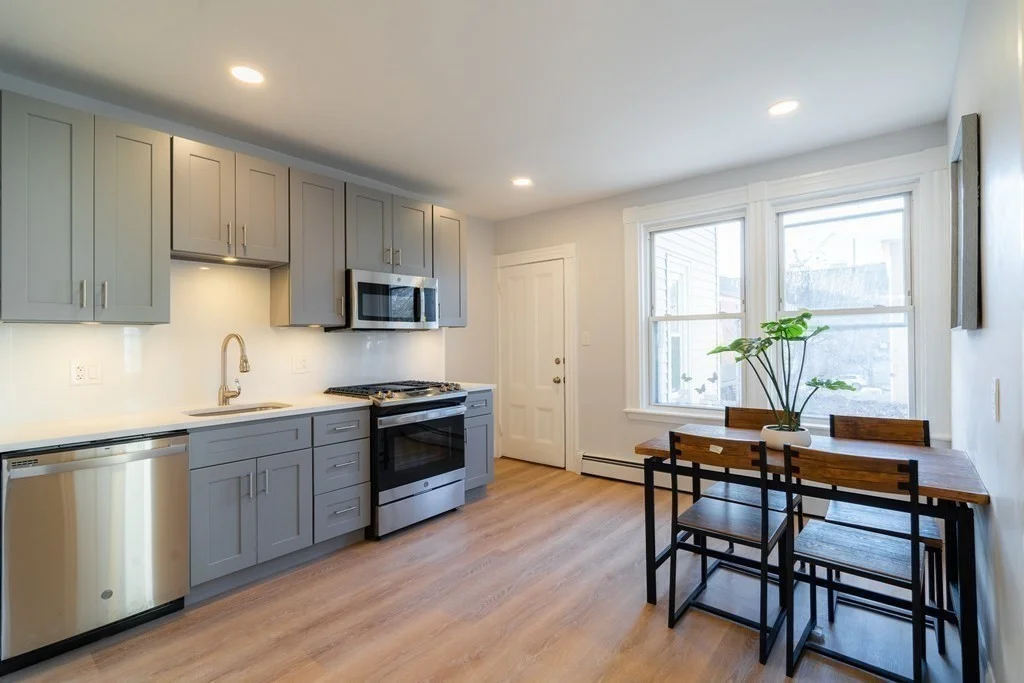3 bed, 1 bath apartment for rent at 250 Elm St Unit 3, Inman Square — photo 2 of 12