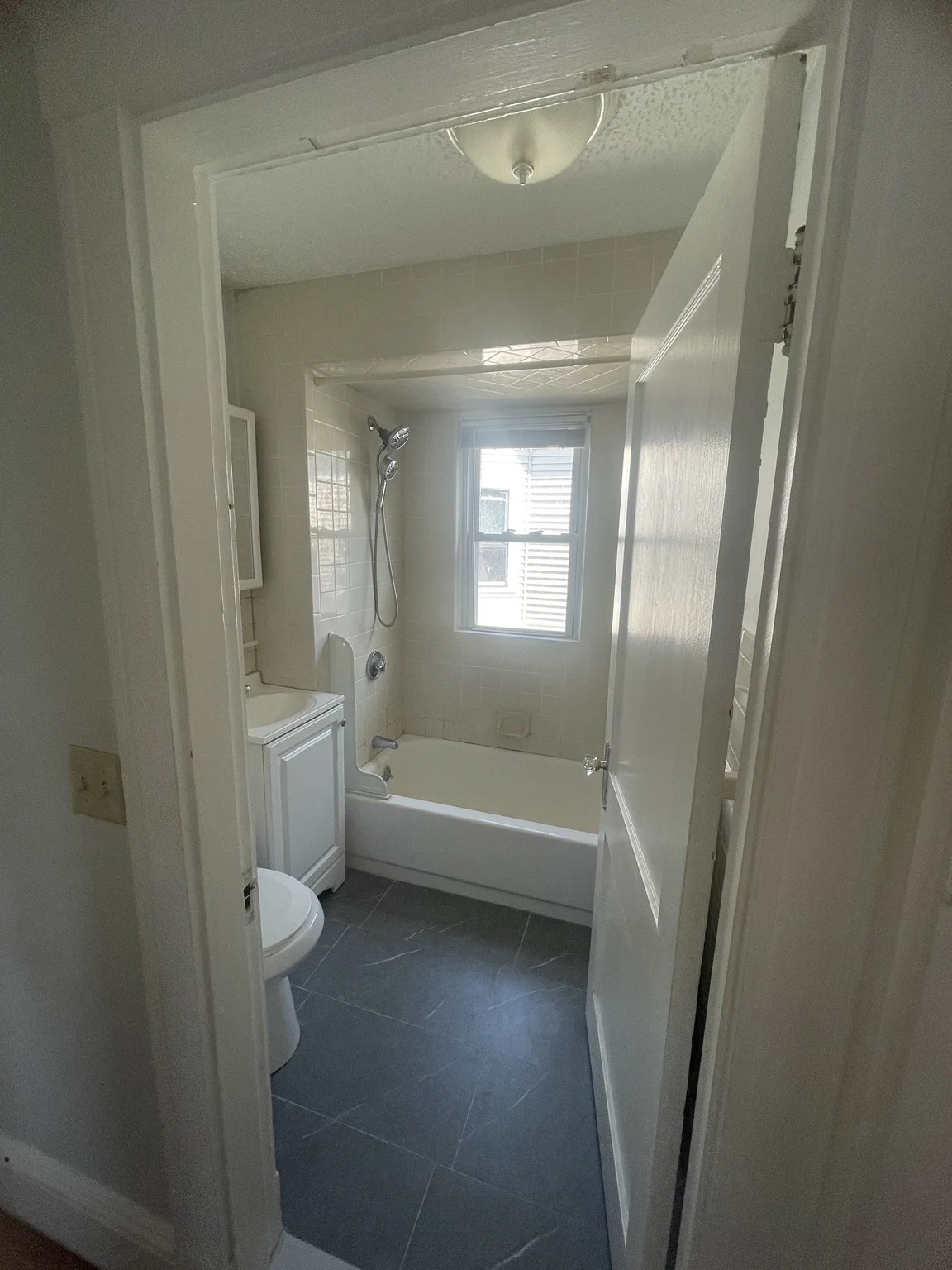 2 bed, 1 bath apartment for rent at 250 Hyde Park Ave Unit 1A, Jamaica Plain — photo 15 of 15
