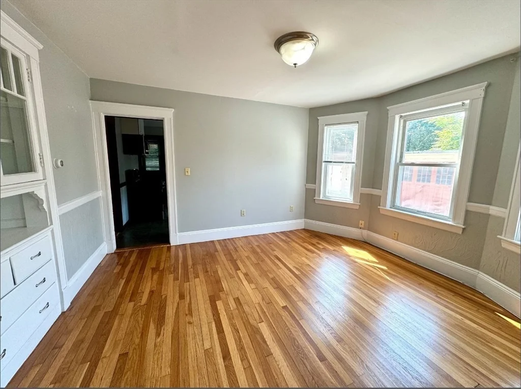 2 bed, 1 bath apartment for rent at 250 Hyde Park Ave Unit 3, Jamaica Plain — photo 4 of 7