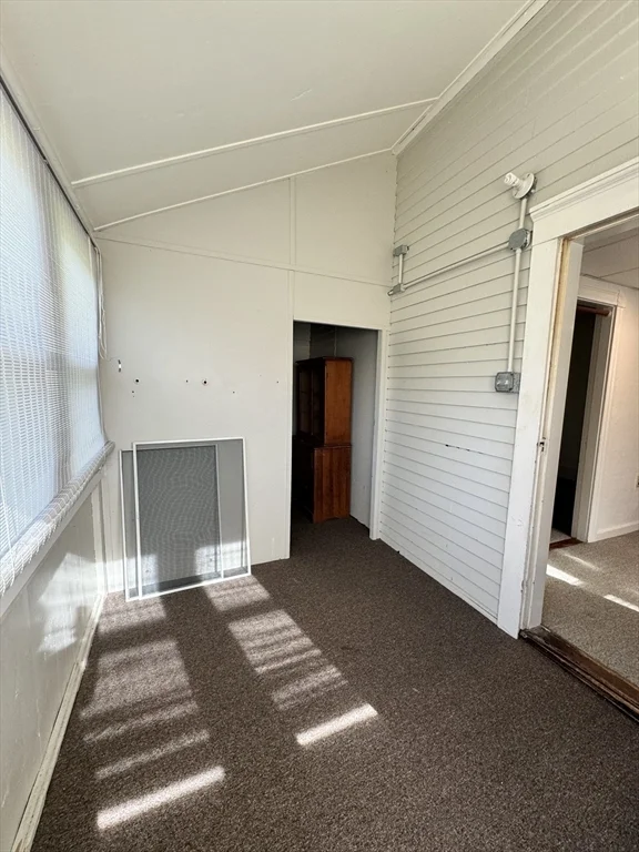 1 bed, 1 bath apartment for rent at 250 Jarry St, Far North — photo 16 of 18