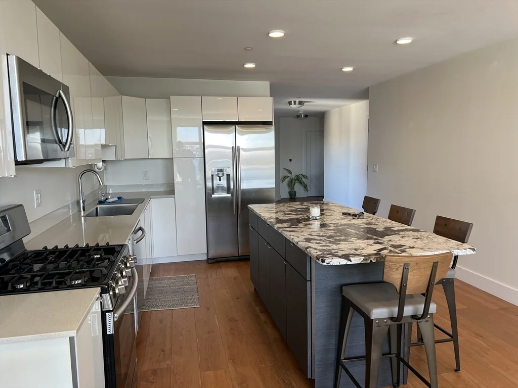 2 bed, 2 bath apartment for rent at 250 Meridian St Unit 408, Boston — photo 4 of 18