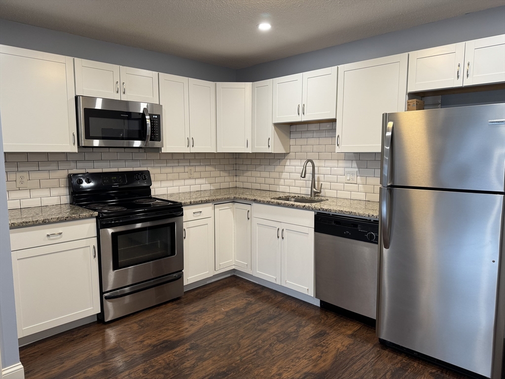 2 bed, 1 bath apartment for rent at 250 Nesmith St Unit A19, Belvidere — photo 3 of 19