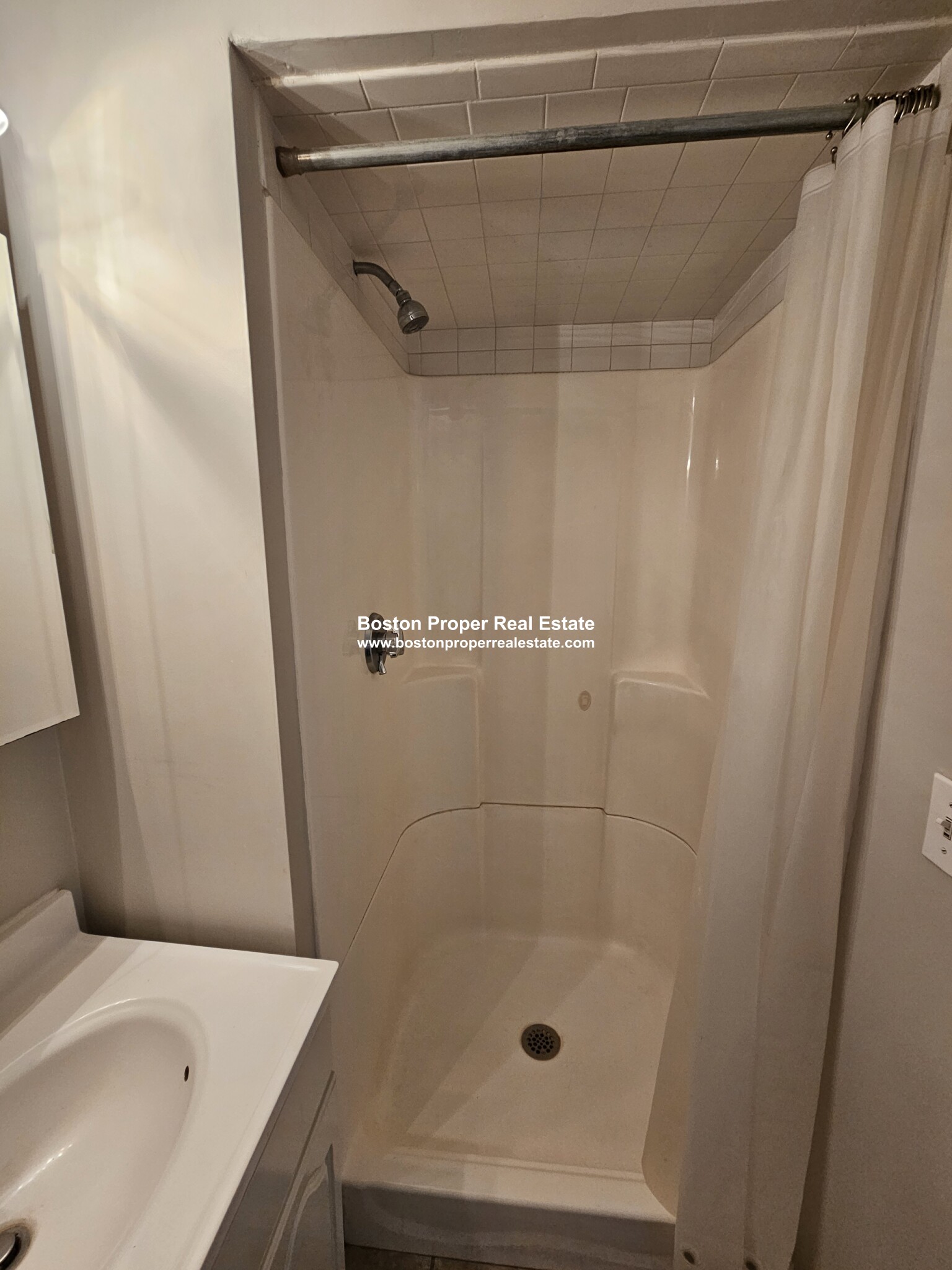 Studio bed, 1 bath apartment for rent at 250 Newbury St Unit 1R, Back Bay — photo 11 of 15