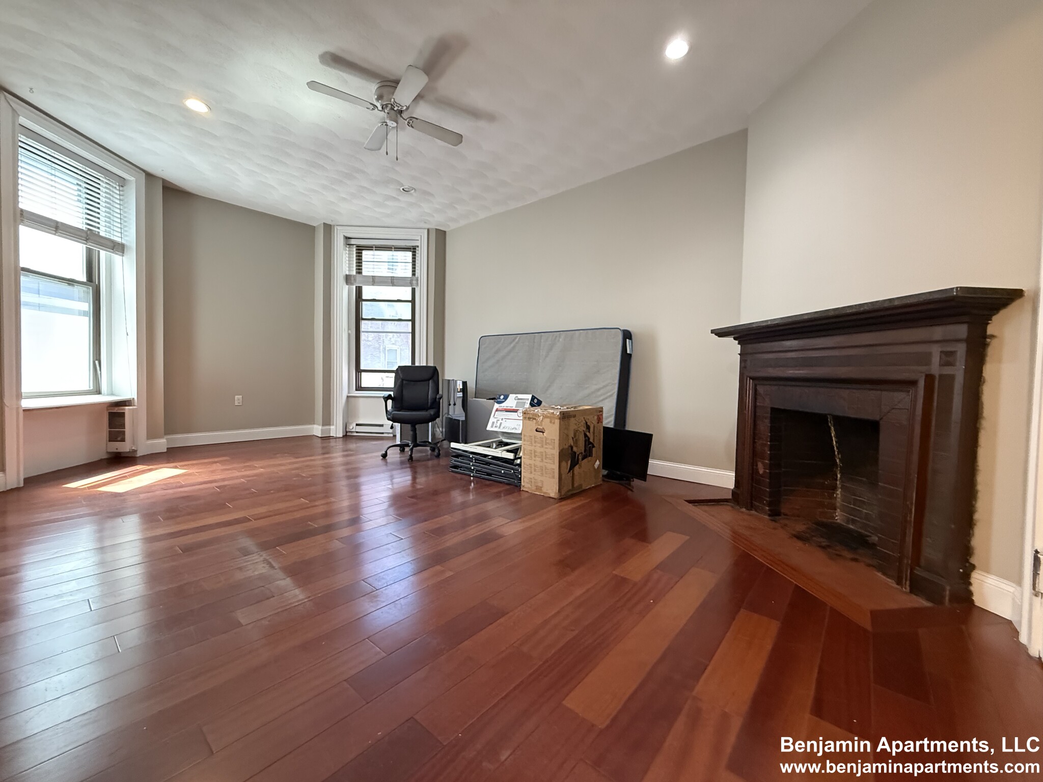Studio bed, 1 bath apartment for rent at 250 Newbury St Unit 3R, Back Bay