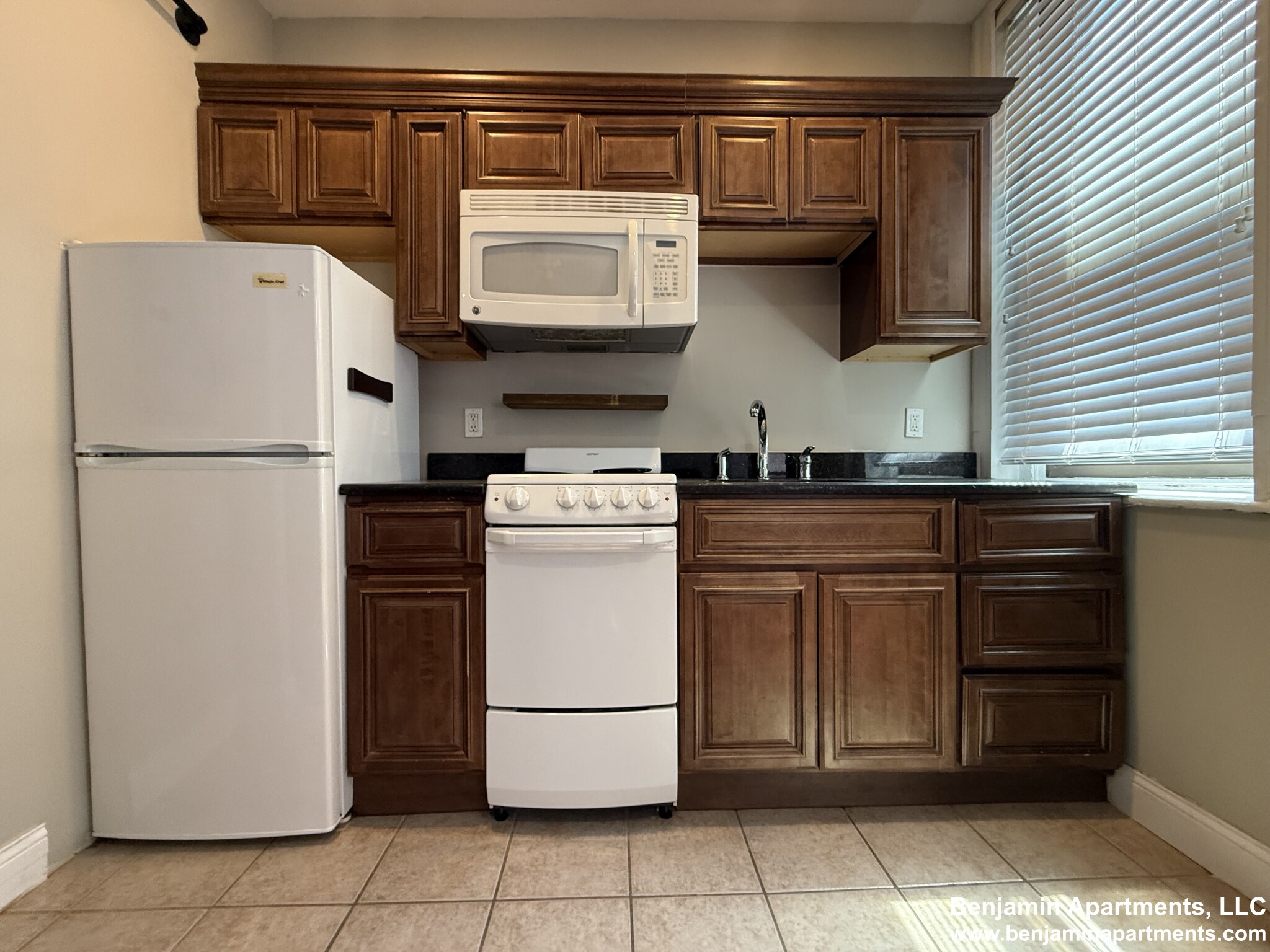 Studio bed, 1 bath apartment for rent at 250 Newbury St Unit 3R, Back Bay — photo 4 of 7