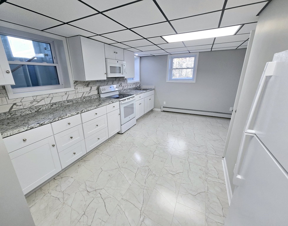 1 bed, 1 bath apartment for rent at 250 Northern Unit Lower, Plum Island — photo 7 of 17