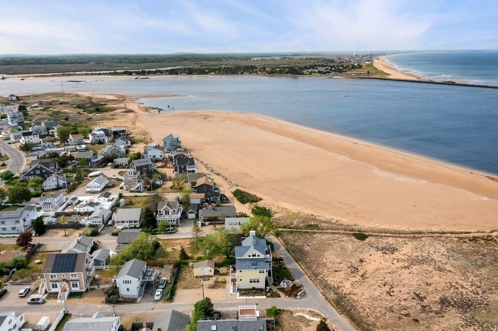 1 bed, 1 bath apartment for rent at 250 Northern Unit Lower, Plum Island — photo 14 of 17