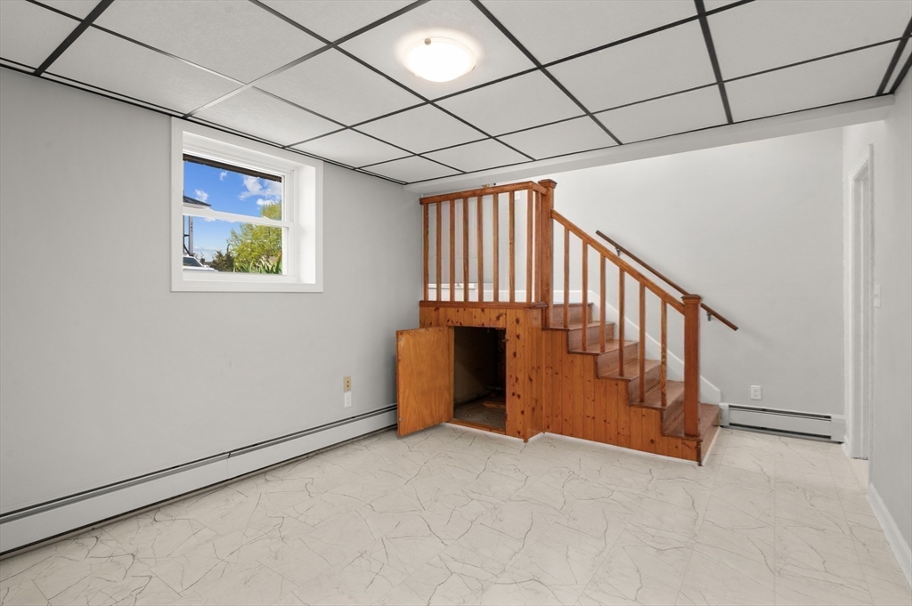 1 bed, 1 bath apartment for rent at 250 Northern Unit Lower, Plum Island — photo 4 of 17