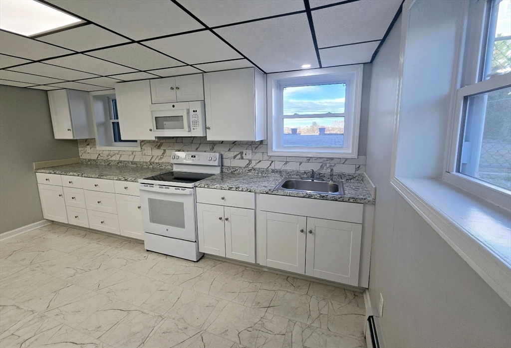 1 bed, 1 bath apartment for rent at 250 Northern Unit Lower, Plum Island — photo 8 of 17