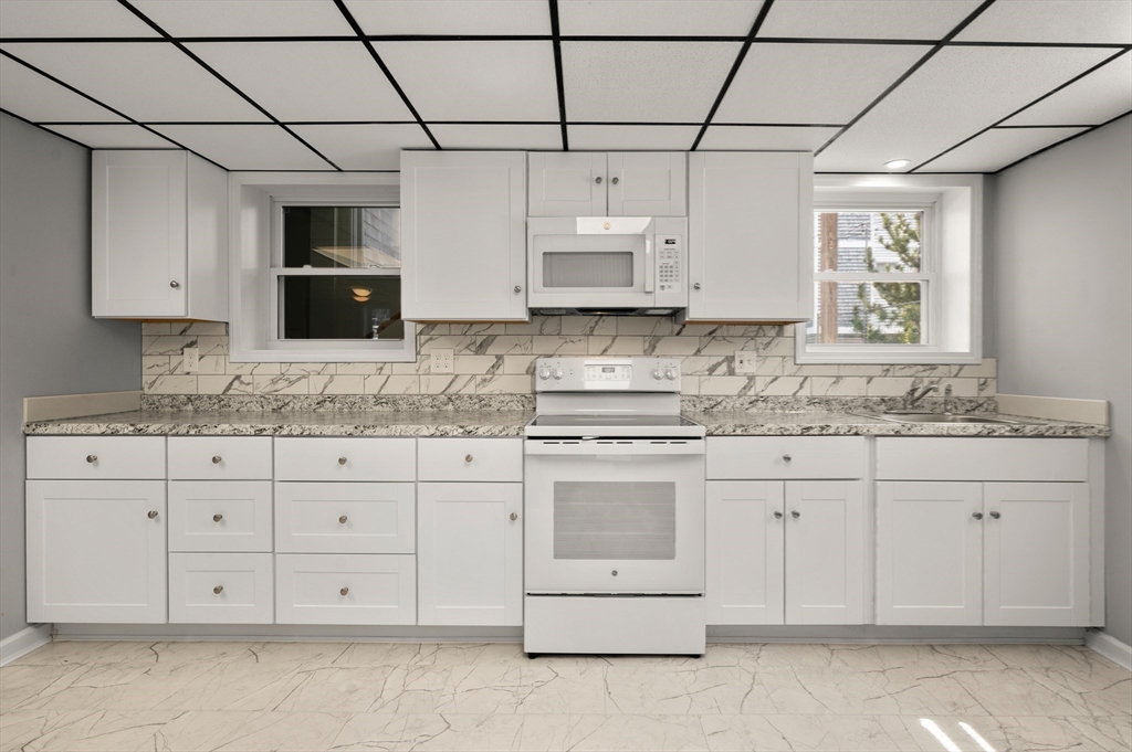 1 bed, 1 bath apartment for rent at 250 Northern Unit Lower, Plum Island — photo 6 of 17
