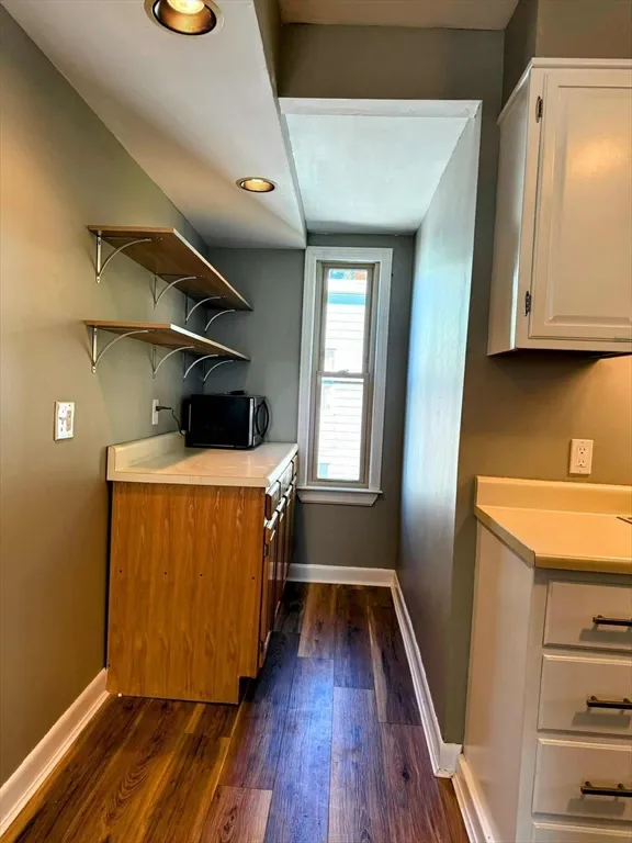 3 bed, 1 bath apartment for rent at 250 Pine St Unit 3, Gardner — photo 3 of 13