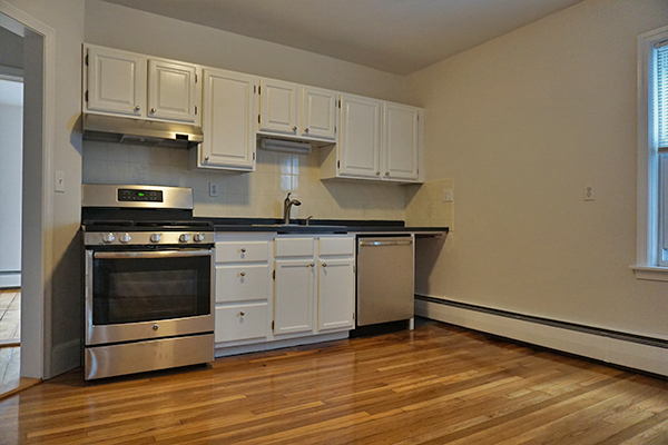 3 bed, 1 bath apartment for rent at 250 River St Unit 250, Bleachery — photo 5 of 11