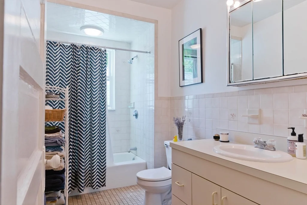2 bed, 1 bath apartment for rent at 250 Walden St Unit 3, Neighborhood Nine — photo 8 of 13