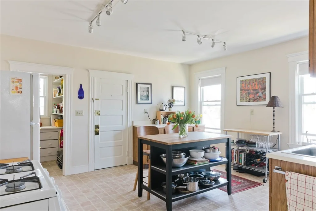 2 bed, 1 bath apartment for rent at 250 Walden St Unit 3, Neighborhood Nine — photo 3 of 13
