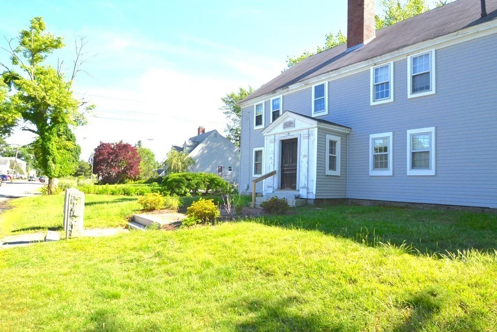 2 bed, 1 bath apartment for rent at 250 Walnut St Unit A, Framingham