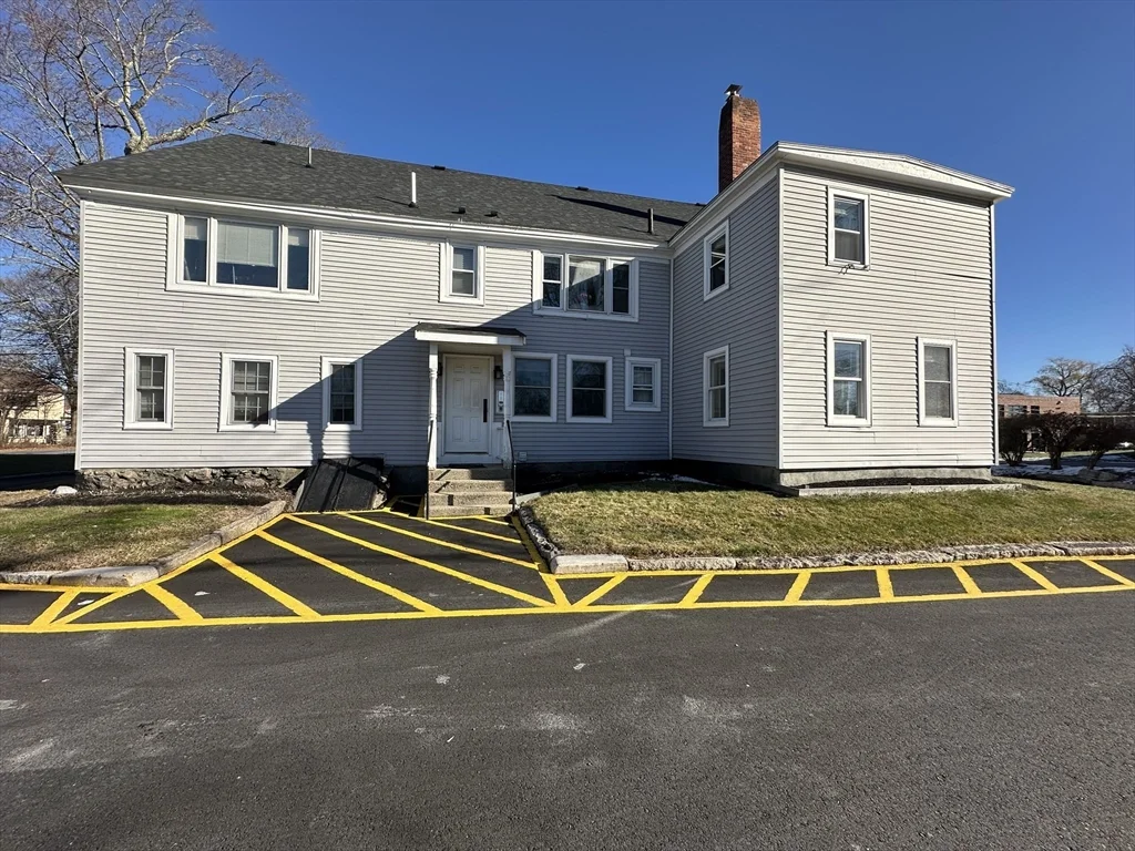 2 bed, 1 bath apartment for rent at 250 Walnut St Unit B, Framingham — photo 14 of 16