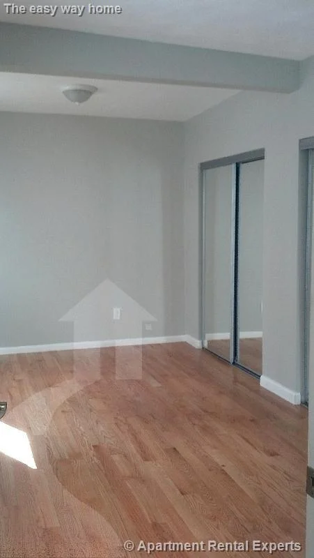 4 bed, 2 bath apartment for rent at 250 Western Ave Unit 1, Riverside — photo 4 of 12