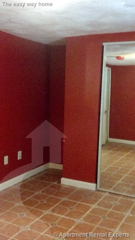 4 bed, 2 bath apartment for rent at 250 Western Ave Unit 1, Riverside — photo 8 of 12