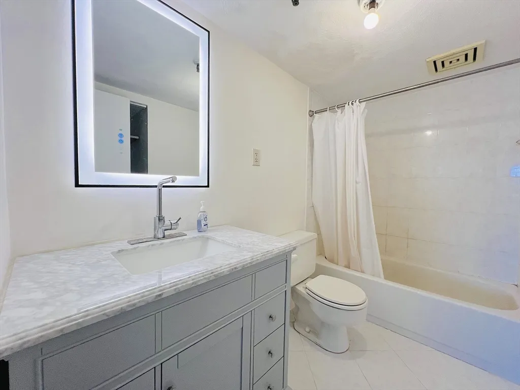 2 bed, 2 bath apartment for rent at 2500 Mystic Valley Pkwa Unit 806, West Medford — photo 5 of 41